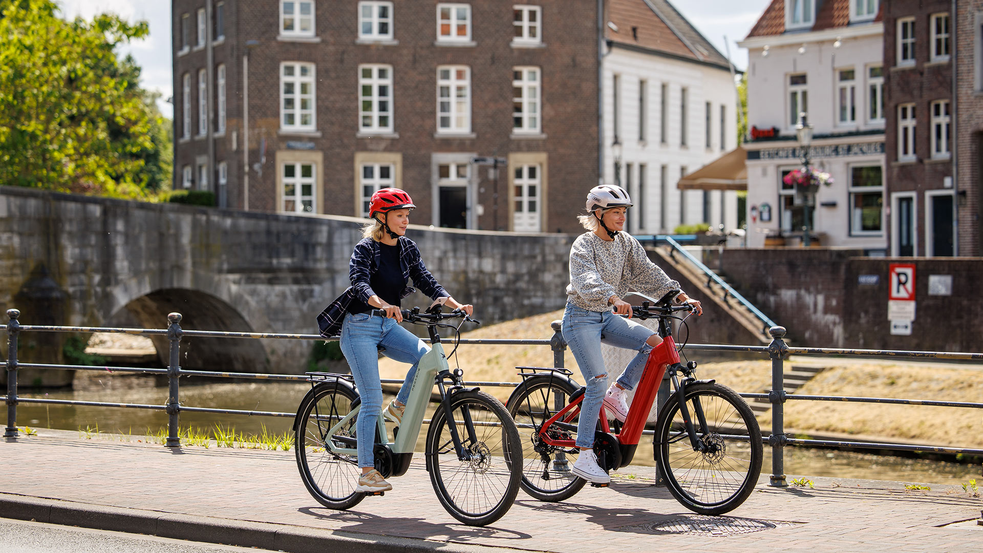 service_finanzierung_freundinnen_auf_e-bikes